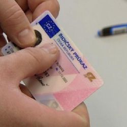 Možnost odebrat řidičák snížila dluh na výživném o tři miliardy