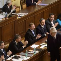 Muže, který vyhrožoval bombou ve sněmovně, zadržela policie