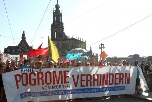 Foto: Na podporu uprchlíků demonstrovaly v Drážďanech tisíce lidí