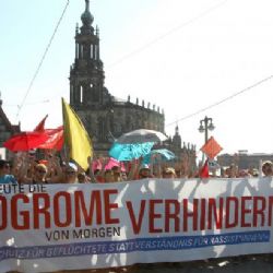 Na podporu uprchlíků demonstrovaly v Drážďanech tisíce lidí
