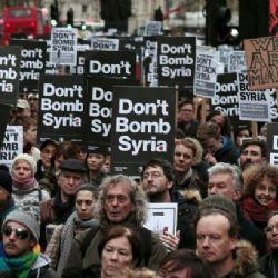 Nebombardujme Sýrii, žádali demonstranti britské politiky