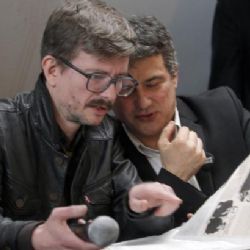 „Něco skončilo“. Charlie Hebdo po útoku vydělává, opouští ho ale klíčoví novináři