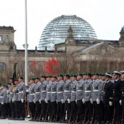 Německá armáda má být silnější. Schválený dokument mluví o vedoucí úloze
