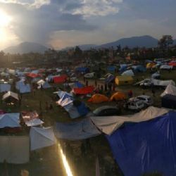 Nepál po dubnových otřesech: Tisíce lidí ve stanech a šerpové bez peněz
