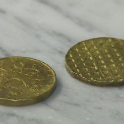 Nepeníze ve zlínských automatech. Lidé si za neplatné mince kupují jízdenky
