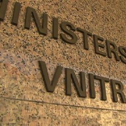 NKÚ: Ministerstvo vnitra neoprávněně vydalo 390 milionů