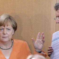 O nových návrzích Merkelová odmítá jednat před řeckým referendem