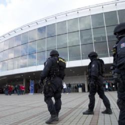 Obchodní centra i letiště zůstanou pod větším dozorem minimálně do Silvestra