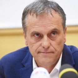 Obviněný hejtman Rozbořil ani po schůzce se Sobotkou nerezignoval