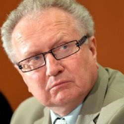 Omezování koncesionářských poplatků se v Senátu prozatím odkládá