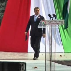 Orbánova vláda ztrácí sílu, hlasy voličů si připsala opozice