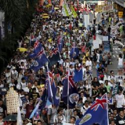 Oslavy vrácení Hongkongu Číně v duchu protestů – ulice zaplnily tisíce lidí