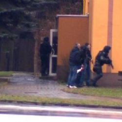 Policie: Střelec vyjednával o rukojmí a kolem sebe už měl mrtvé