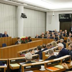 Polským parlamentem prošel kritizovaný zákon o ústavním soudu