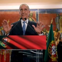 Portugalské prezidentské volby vyhrál Rebelo de Sousa