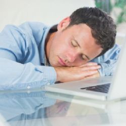 Poruchy dýchání ve spánku jsou nebezpečné, ale na vyšetření se půl roku čeká