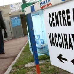 Povinné očkování řešila i Francie: Ani tam neodporuje ústavě