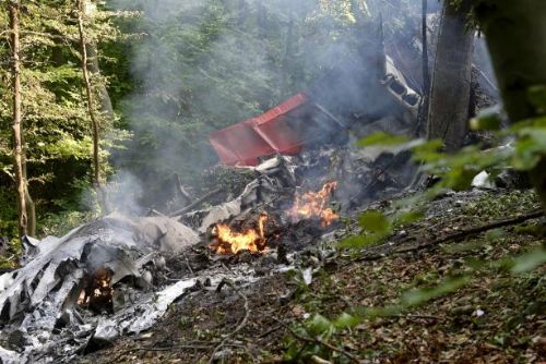 Foto: Při srážce letadel u Trenčína zemřelo sedm lidí