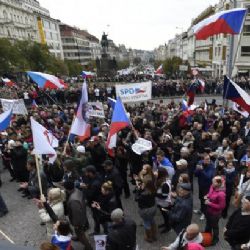 Příznivci i odpůrci migrantů opět na Václavském náměstí