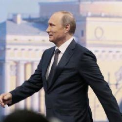 Proti sankcím bojujeme otevřeností, vzkázal Putin