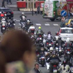 První jízda motorkářek Prahou - Výtěžek půjde na postižené
