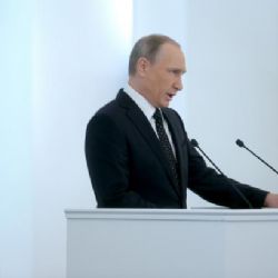 Putin: Na míru v Sýrii můžeme klidně pracovat s Asadem i USA