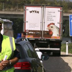 Rakouská policie našla v nákladním autě desítky mrtvých běženců