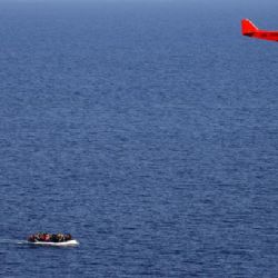 Řecko neuhlídáme, uprchlíky by zastavil jen plot na moři, tvrdí Frontex