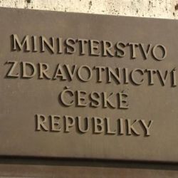 Ředitel vinohradské nemocnice končí, ministerstvo hledá nového