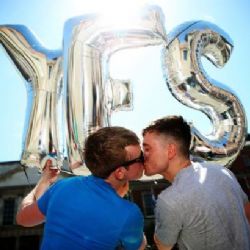 Referendum: Odpůrci irských homosexuálních sňatků uznali porážku