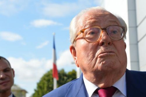 Foto: Rozchod otce s politickým dítětem dokonán: Národní fronta vyloučila Le Pena