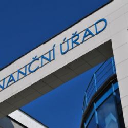 Rušení 23 poboček finančních úřadů čelí kritice ze všech stran