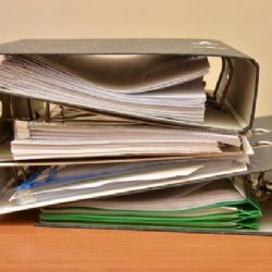 Senátoři torpédují hlavní bič registru smluv – neplatnost při nezveřejnění