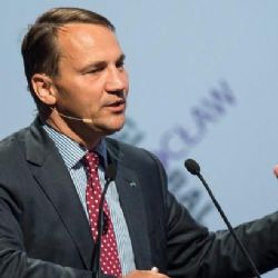 Sikorski o odposleších: Teď má být politik hodný hošík 24 hodin denně