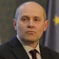 Služební zákon startuje, za týden ho ohrozí Ústavní soud