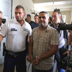 Soud v Kecskemétu uvalil vazbu na muže podezřelé z podílu na smrti 71 běženců