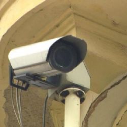 Soud zrušil pokutu za zveřejnění fotky zloděje na internetu