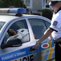Soudem zakázané přesčasy u policie fungují dál