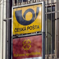 Soukromé firmy brání snaze o transparentnost pošty, tvrdí premiér