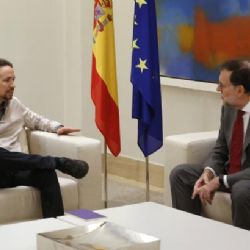Španělský premiér se po volbách snaží o koalici, Podemos ji odmítá