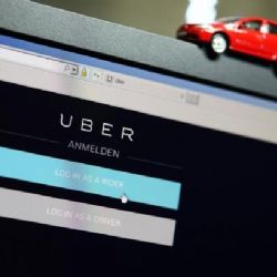 
Spolujízda, nebo taxi? Uber už nabízí v Praze svou kontroverzní službu
