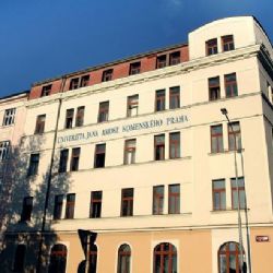 Studenti ze zrušeného oboru na UJAKu mohou dostudovat v Praze nebo Brně