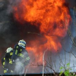 Suché léto výrazně zvýšilo statistiky požárů. Hořely lesy i Unipetrol