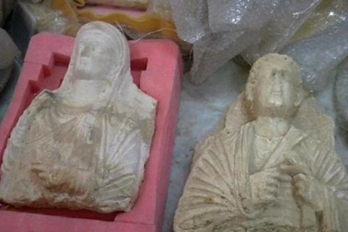 Foto: Syrští archeologové ukrývají památky před islamisty, jde jim o život