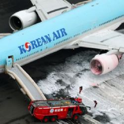 Tři stovky pasažérů se musely evakuovat z hořícího boeingu