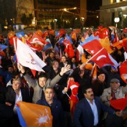 Turecké parlamentní volby vyhrála AKP - a bude vládnout sama