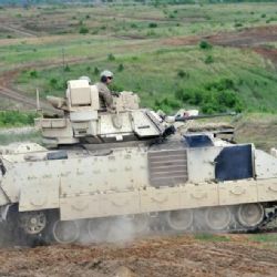 USA rozmístí na východě Evropy 250 kusů bojové techniky