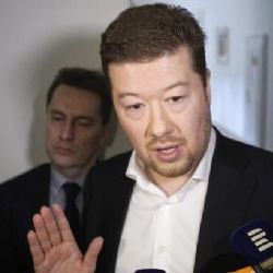 Úsvit dával miliony za PR firmě, která sídlí v chatrči s bezdomovci