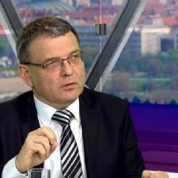 Útok na Mariupol? Putin chce suchou nohou na Krym, soudí Zaorálek