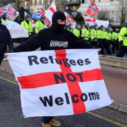 V Doveru bitky kvůli migrantům, šéfka německé AfD připouští střelbu do uprchlíků